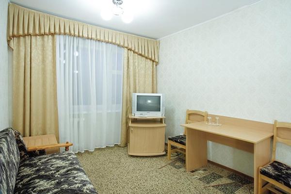 Profssoyuzny Hotel Chernihiv Exterior photo