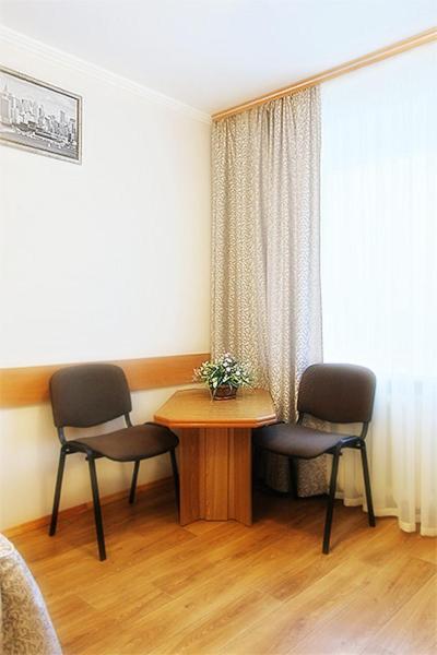 Profssoyuzny Hotel Chernihiv Room photo