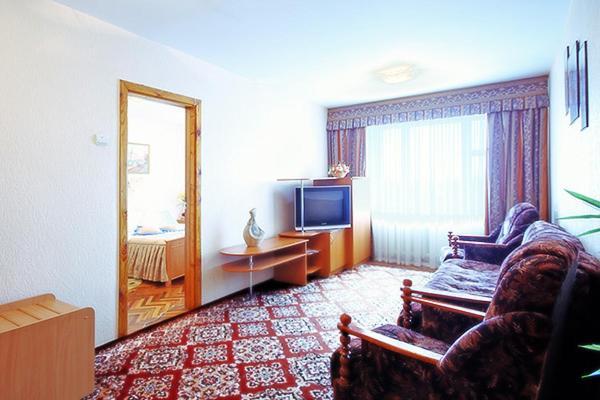 Profssoyuzny Hotel Chernihiv Exterior photo