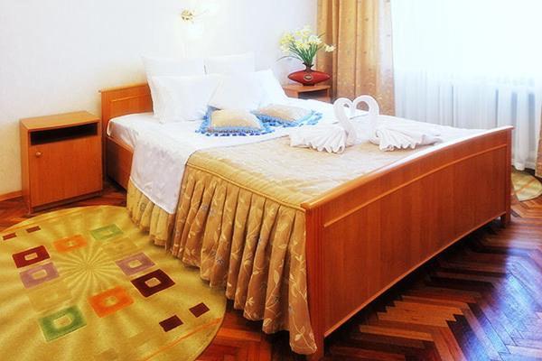 Profssoyuzny Hotel Chernihiv Exterior photo